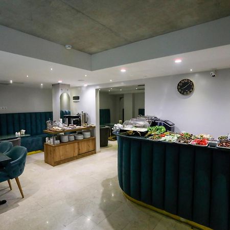 M 1 T Hotel Tbilisi Exteriör bild