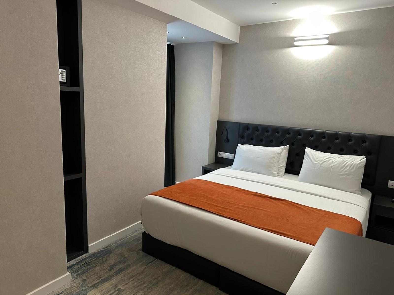 M 1 T Hotel Tbilisi Exteriör bild