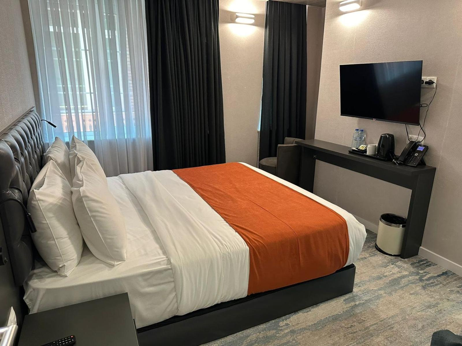 M 1 T Hotel Tbilisi Exteriör bild