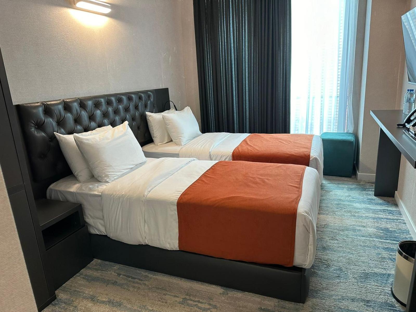 M 1 T Hotel Tbilisi Exteriör bild