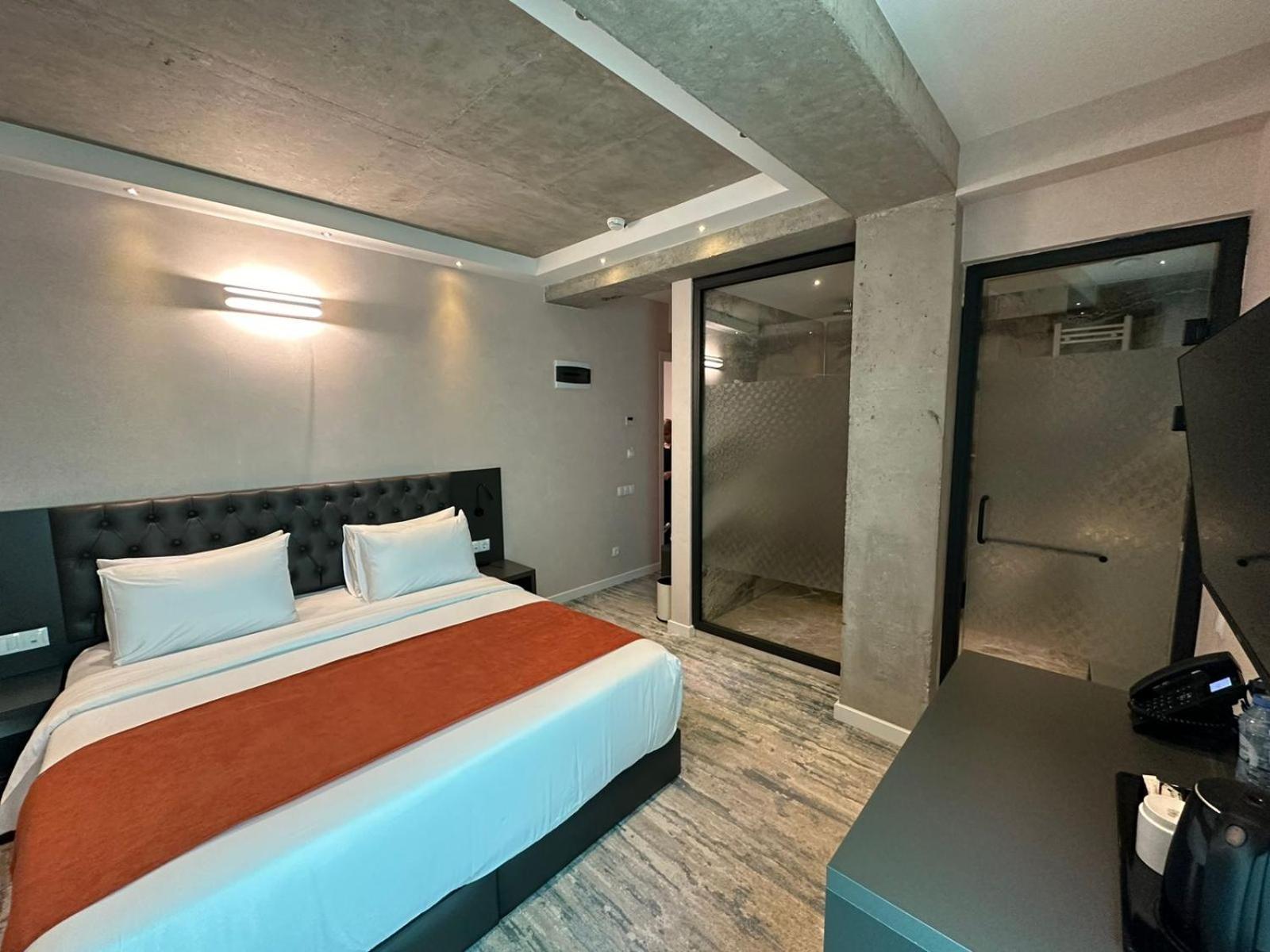 M 1 T Hotel Tbilisi Exteriör bild