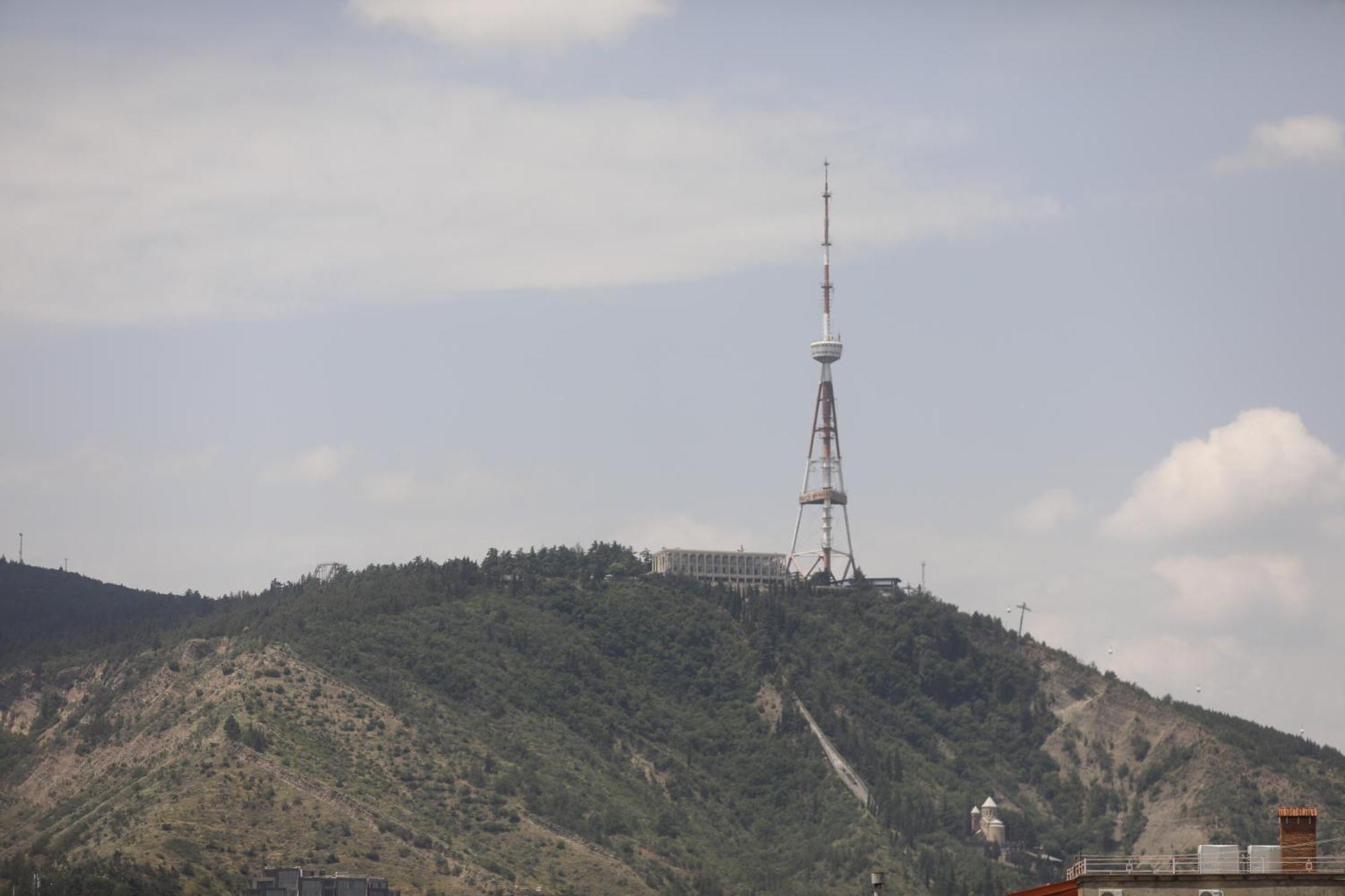 M 1 T Hotel Tbilisi Exteriör bild