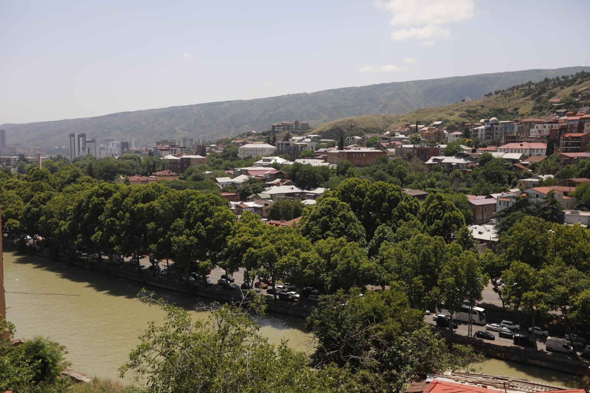 M 1 T Hotel Tbilisi Exteriör bild