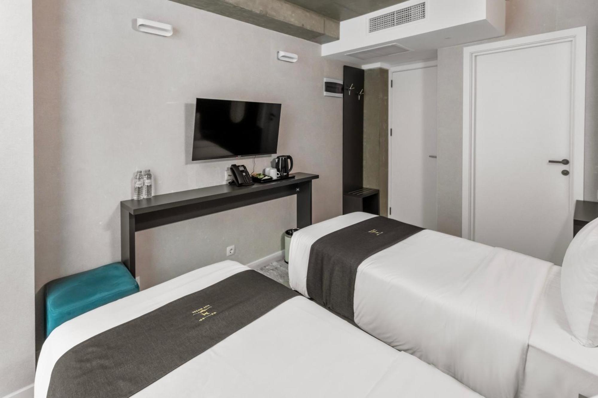 M 1 T Hotel Tbilisi Exteriör bild