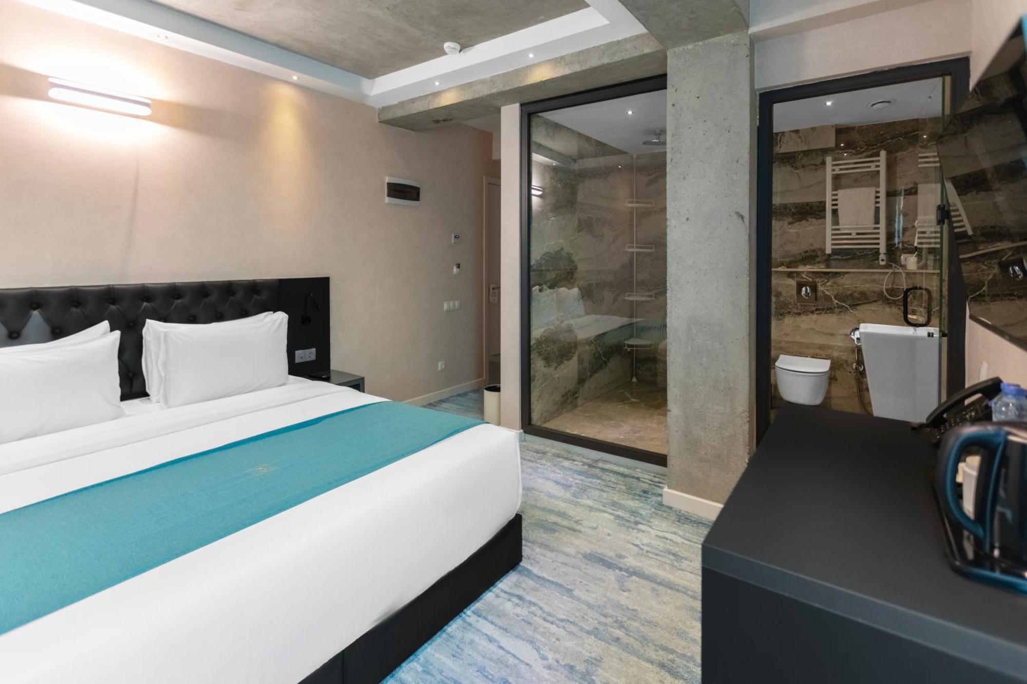 M 1 T Hotel Tbilisi Exteriör bild