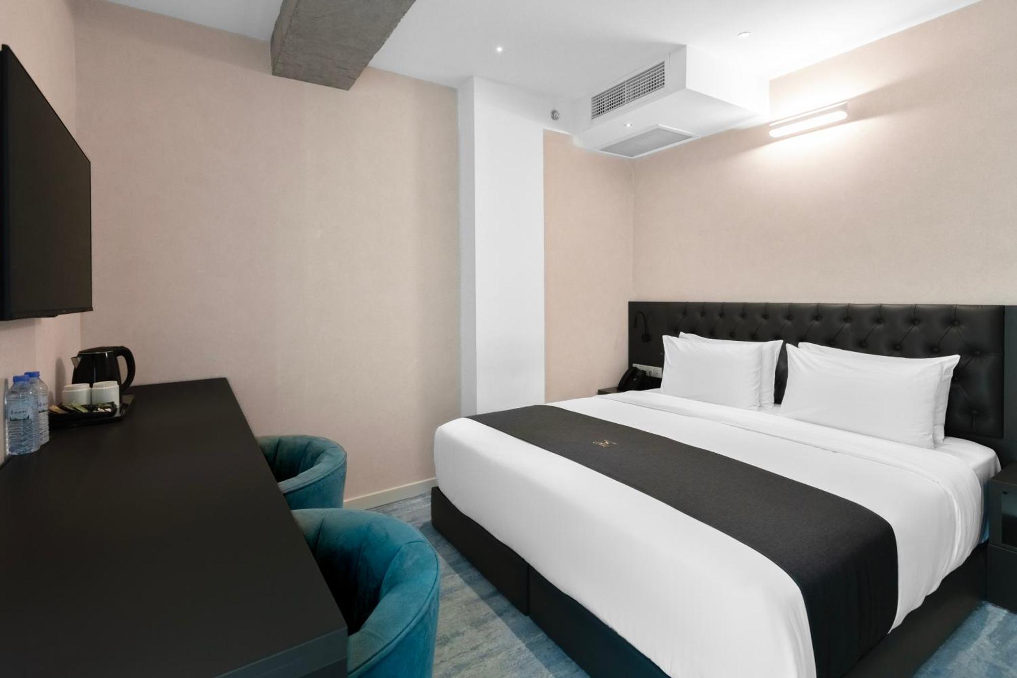 M 1 T Hotel Tbilisi Exteriör bild