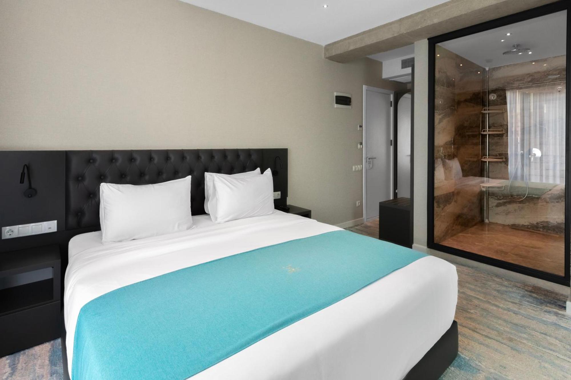 M 1 T Hotel Tbilisi Exteriör bild