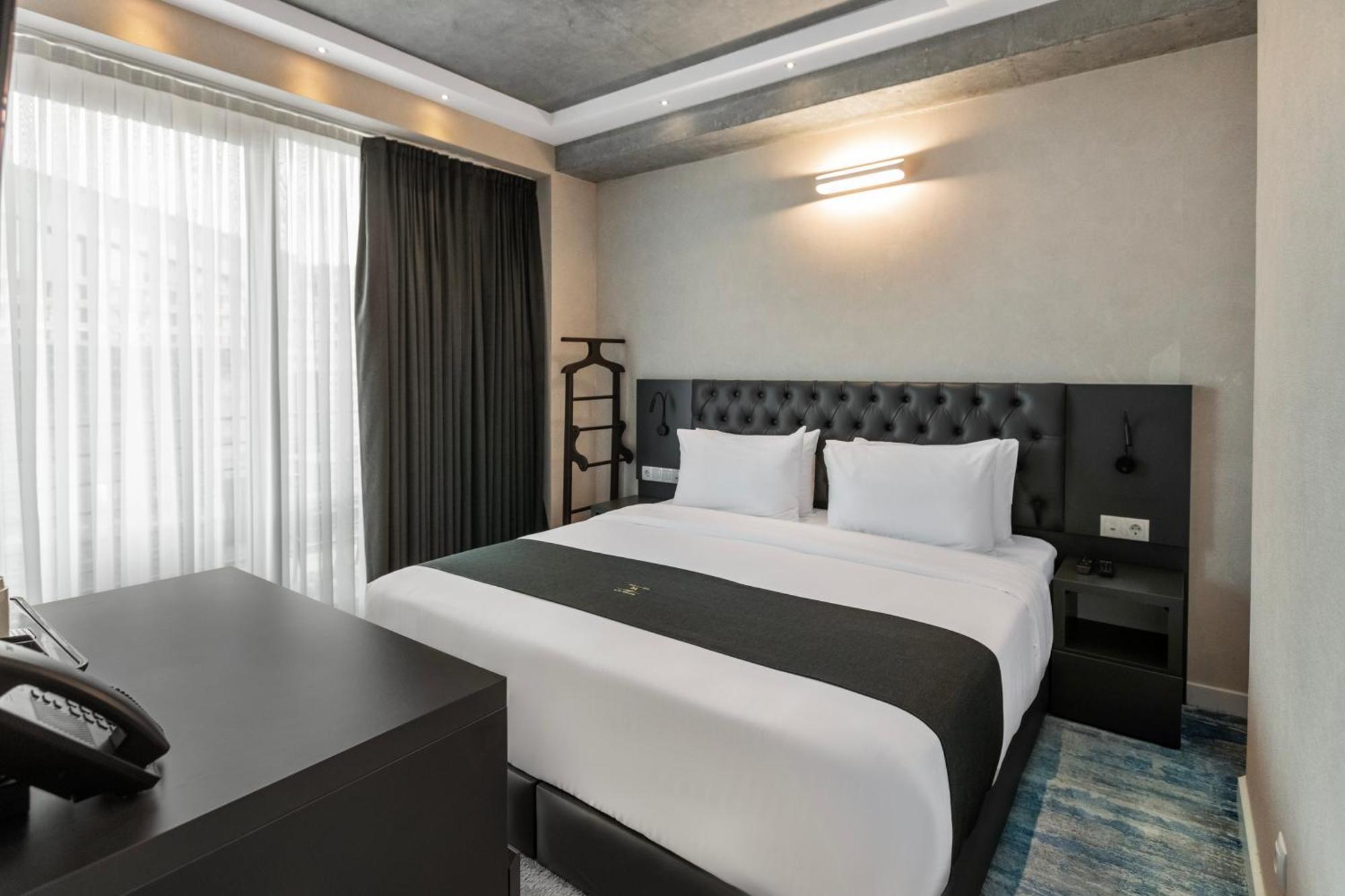 M 1 T Hotel Tbilisi Exteriör bild