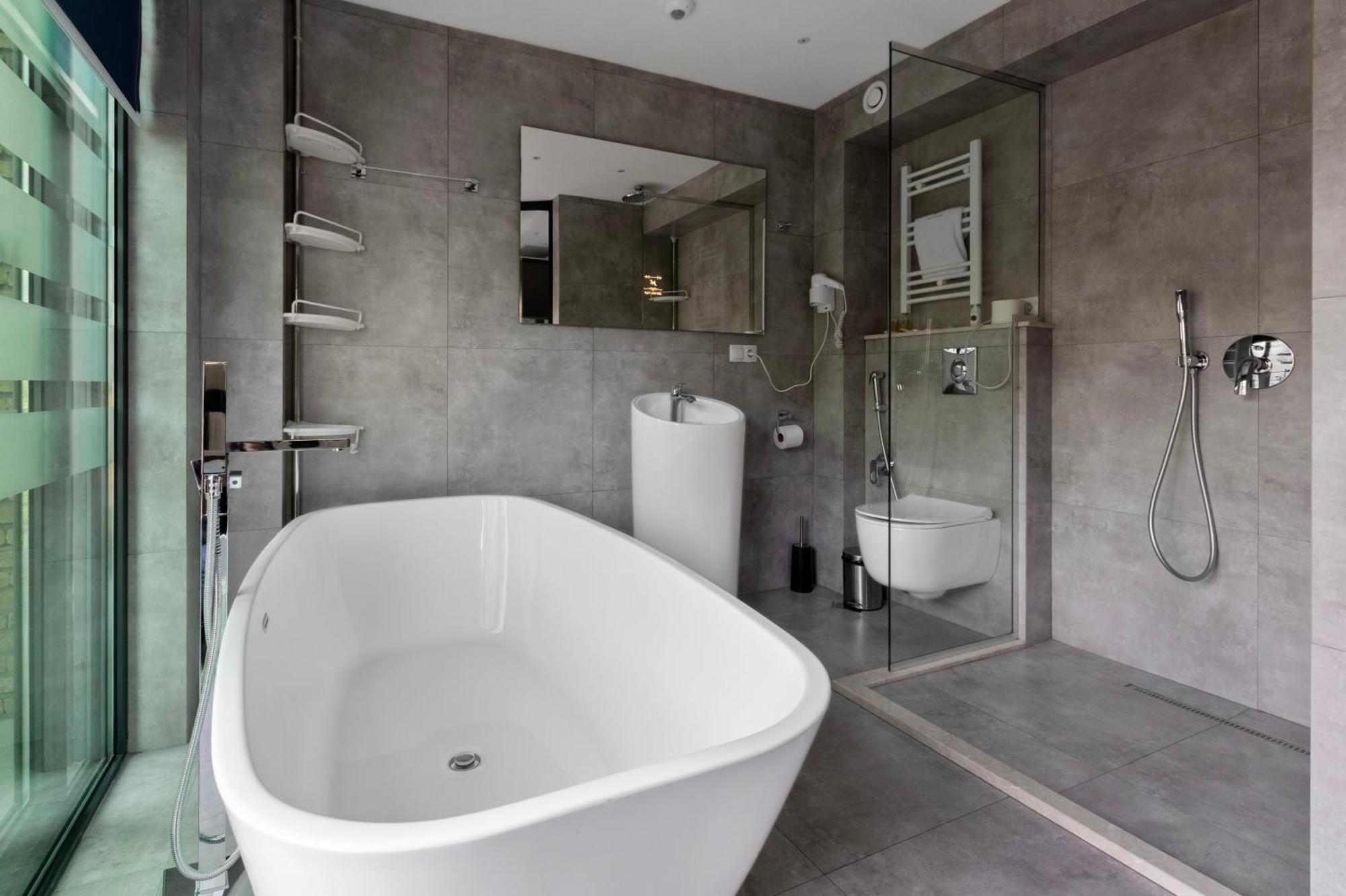 M 1 T Hotel Tbilisi Exteriör bild